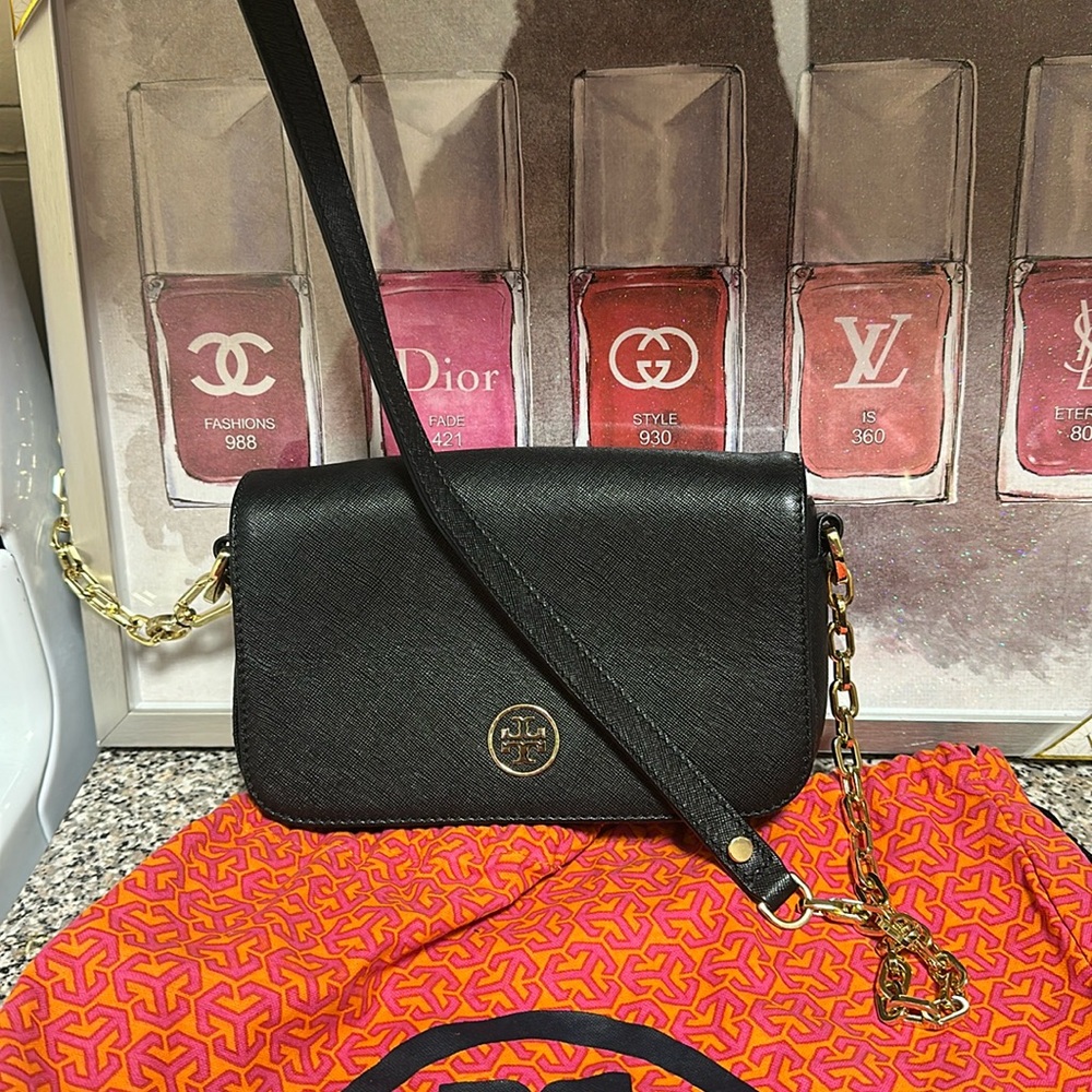 🔥Black Crossbody Bag with Gold Chain